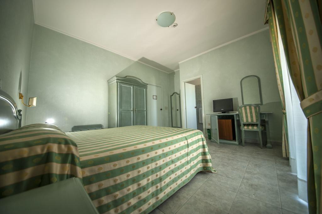 Hotel Murano Росано Стая снимка